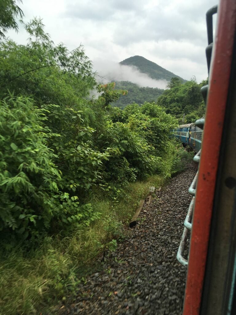5. GALLERY_Shall We On Tour_Aruku train